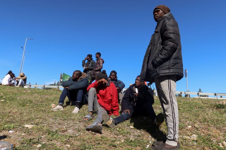 مهاجرون من ساحل العاج يترقبون مصيرهم المجهول في تونس