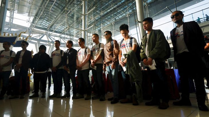 الدفعة الأولى من المواطنين التايلانديين الذين أطلقت حركة حماس سراحهم تصل إلى بانكوك