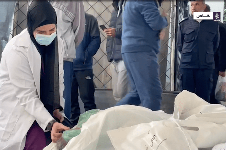 طبيبة في غزة تودع عمها الشهيد