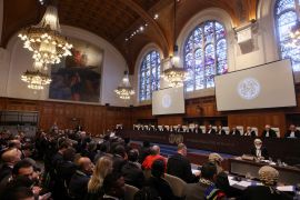 محكمة العدل الدولية من الداخل خلال الاستماع لمرافعة جنوب إفريقيا (رويترز)