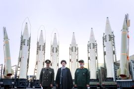 إيران تمتلك ترسانة من الصواريخ الباليستية من أنواع متعددة (رويترز)